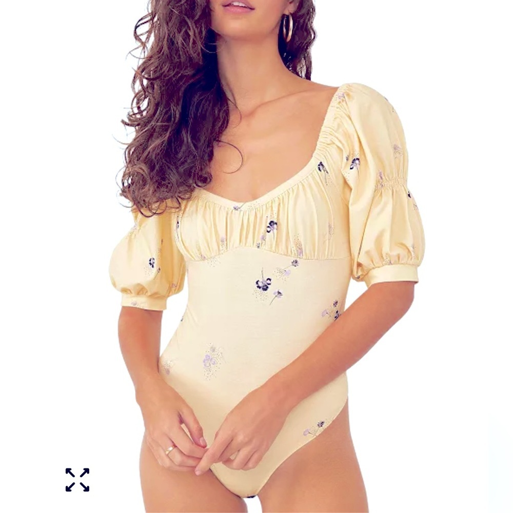 Free People boho bodysuit designed with puff sleeve Peasant Style Milkmaid‎ M